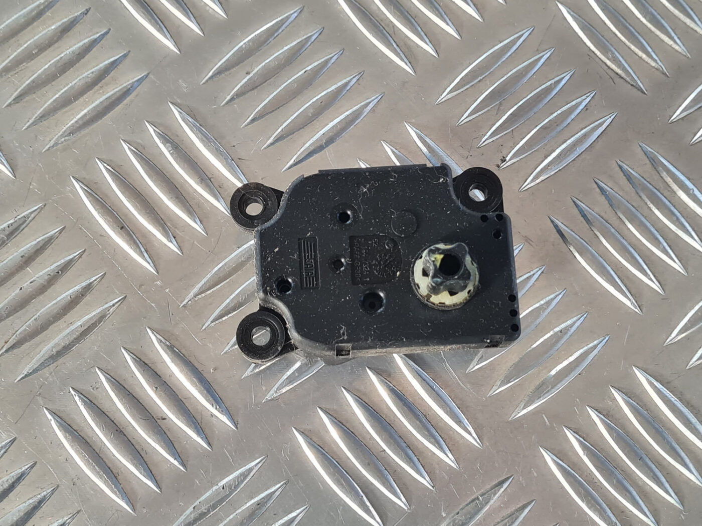 Apsildes sistēmas aktuators priekš OPEL INSIGNIA 2010 3 Apsildes sistēmas aktuators priekš OPEL INSIGNIA 2010