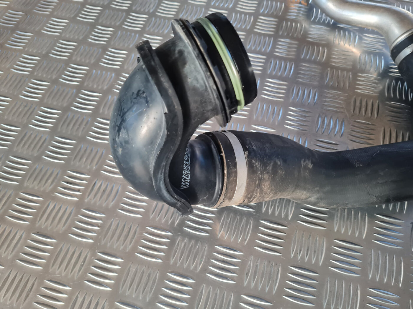 Interkulera caurule priekš OPEL INSIGNIA 2010 5 Interkulera caurule priekš OPEL INSIGNIA 2010