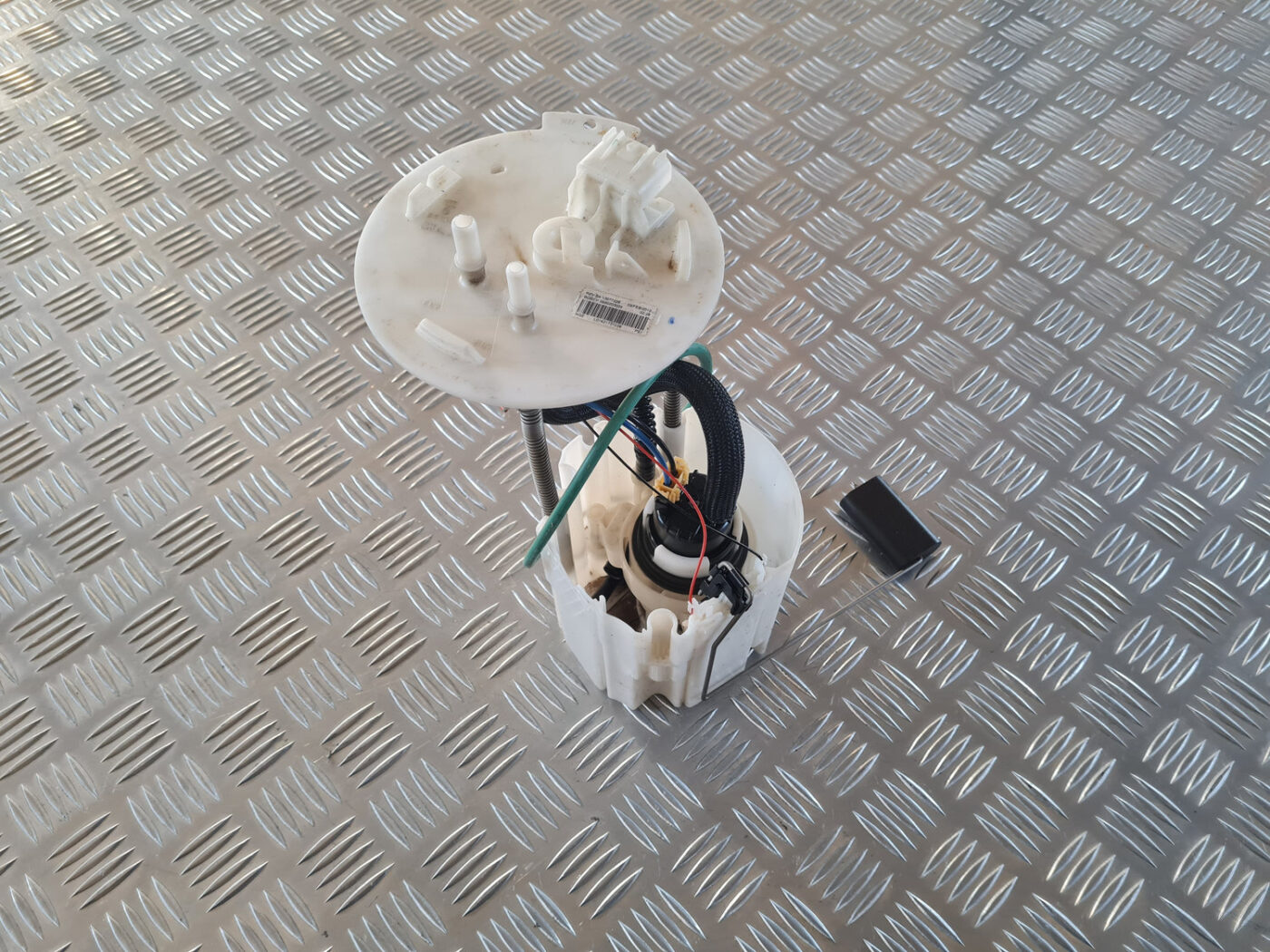 Degvielas tvertnes sūknis priekš OPEL INSIGNIA 2010 1 Degvielas tvertnes sūknis priekš OPEL INSIGNIA 2010