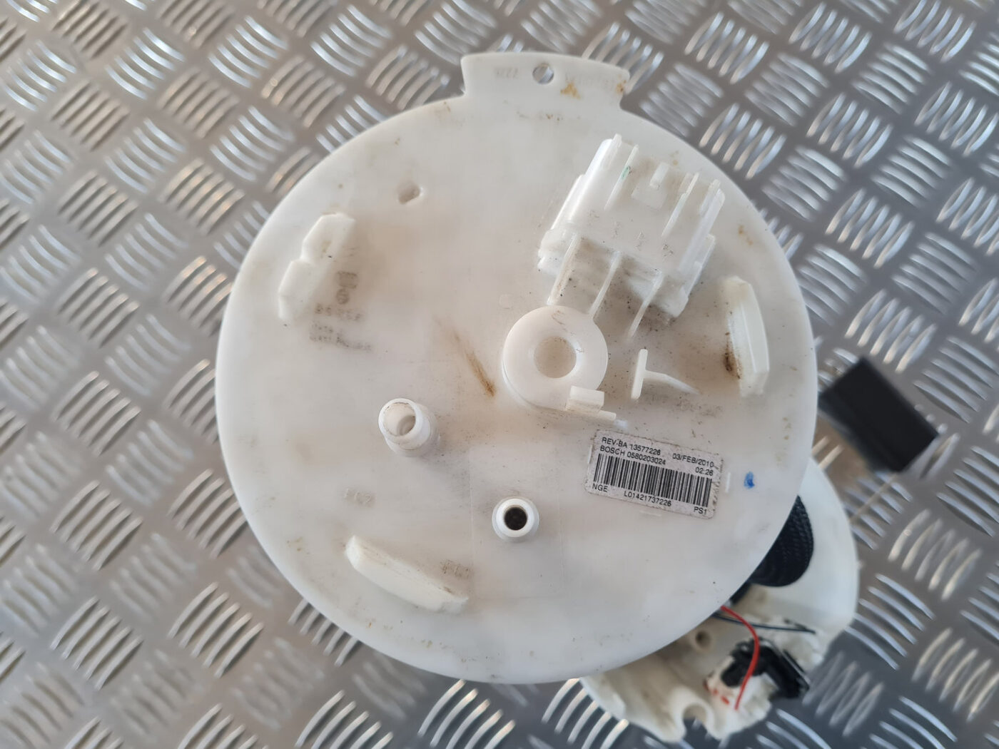 Degvielas tvertnes sūknis priekš OPEL INSIGNIA 2010 5 Degvielas tvertnes sūknis priekš OPEL INSIGNIA 2010