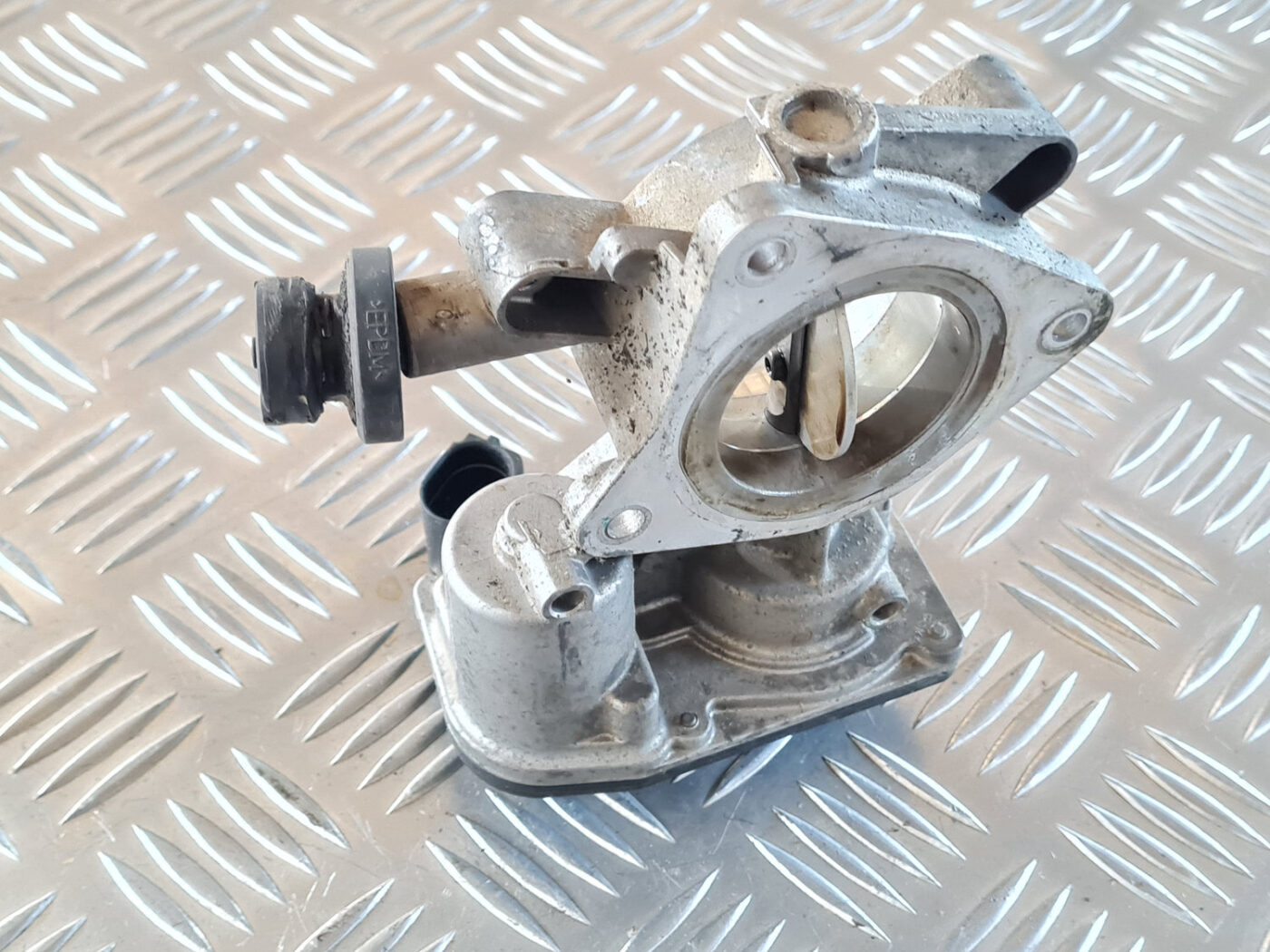 Droseļvārsts priekš OPEL INSIGNIA 2010 3 Droseļvārsts priekš OPEL INSIGNIA 2010