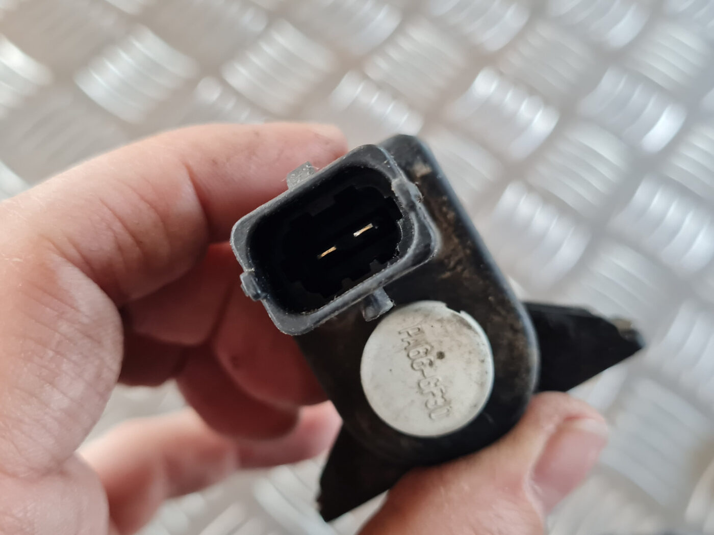 Izplūdes solenoīda vārsts priekš OPEL INSIGNIA 2010 3 Izplūdes solenoīda vārsts priekš OPEL INSIGNIA 2010