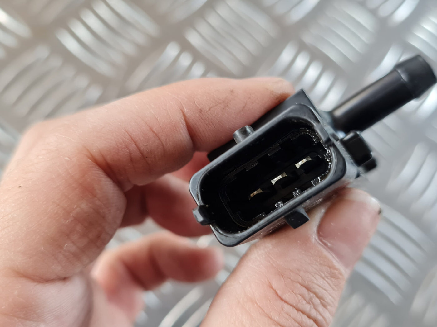 Izplūdes gāzu spiediena sensors priekš OPEL INSIGNIA 2010 4 Izplūdes gāzu spiediena sensors priekš OPEL INSIGNIA 2010