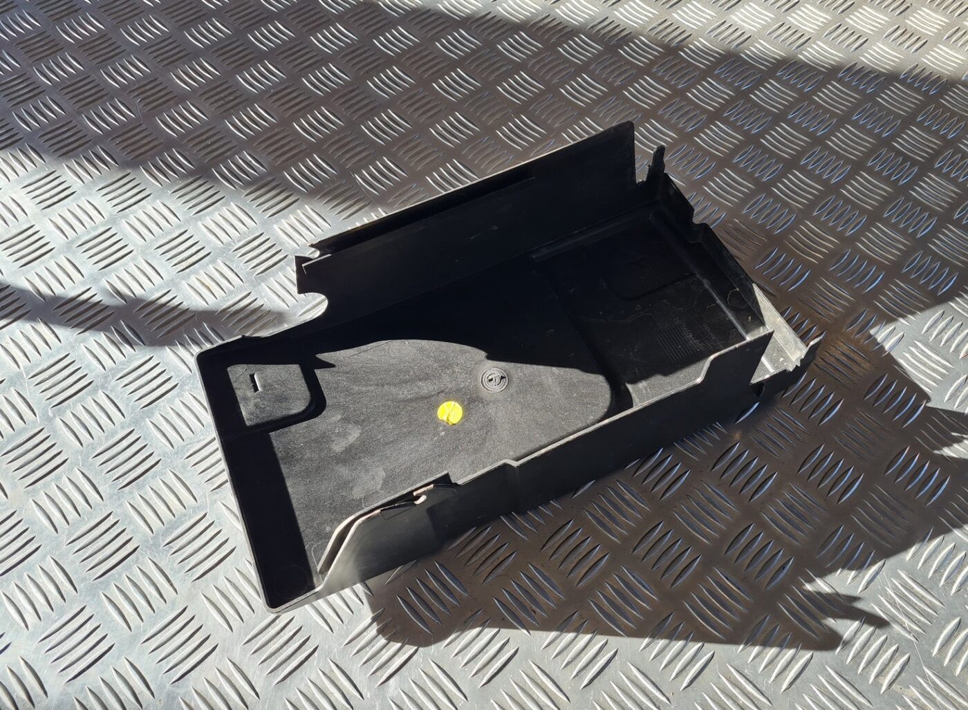 Akumulatora vāks priekš OPEL INSIGNIA 2010 2 Akumulatora vāks priekš OPEL INSIGNIA 2010