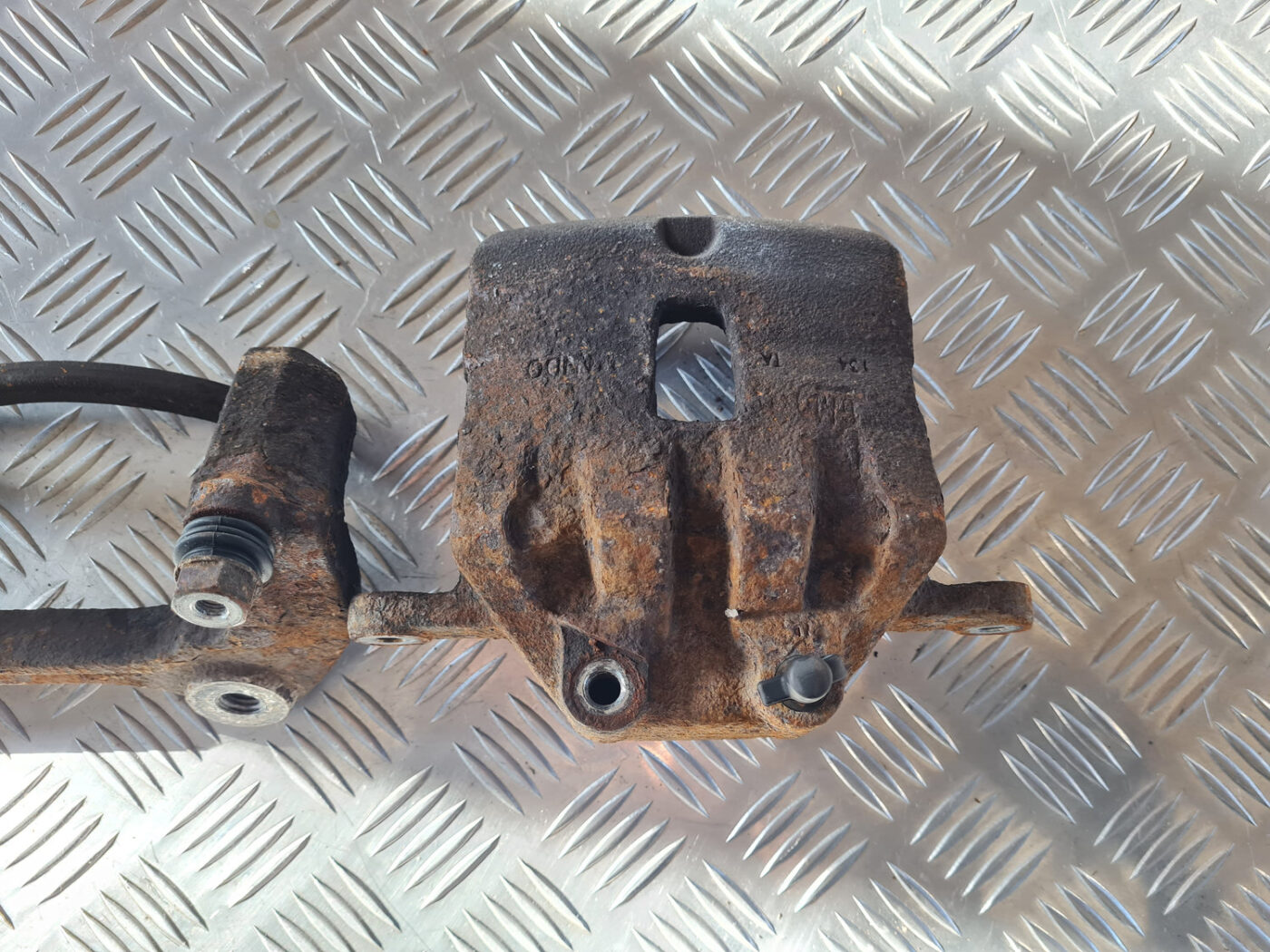 Priekšējais labais suports priekš OPEL INSIGNIA 2010 4 Priekšējais labais suports priekš OPEL INSIGNIA 2010