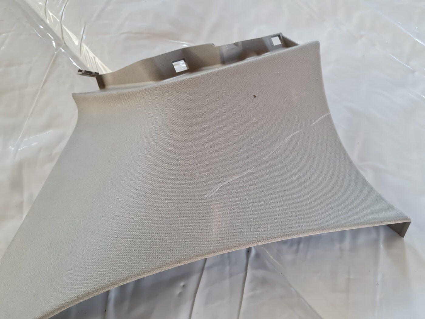 Bagažnieka nodalījuma statnes apdare priekš OPEL INSIGNIA 2010 2 Bagažnieka nodalījuma statnes apdare priekš OPEL INSIGNIA 2010