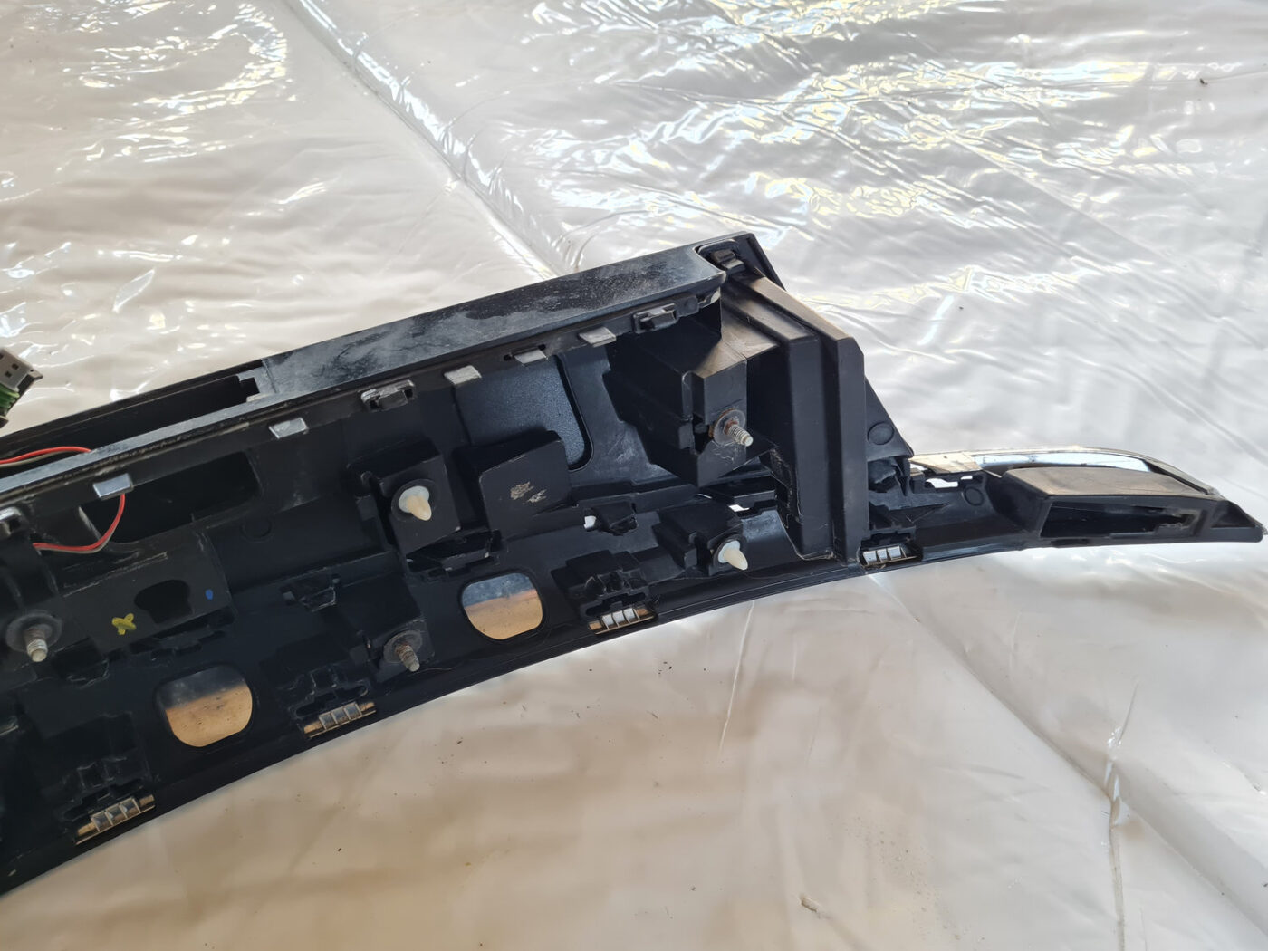 Numura zīmes gaismas uzlika komplektā priekš OPEL INSIGNIA 2010 7 Numura zīmes gaismas uzlika komplektā priekš OPEL INSIGNIA 2010