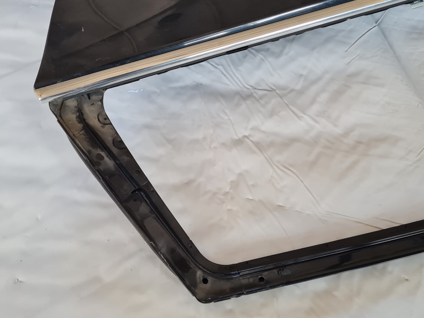 Aizmugurējās kreisās durvis priekš OPEL INSIGNIA 2010 12 Aizmugurējās kreisās durvis priekš OPEL INSIGNIA 2010