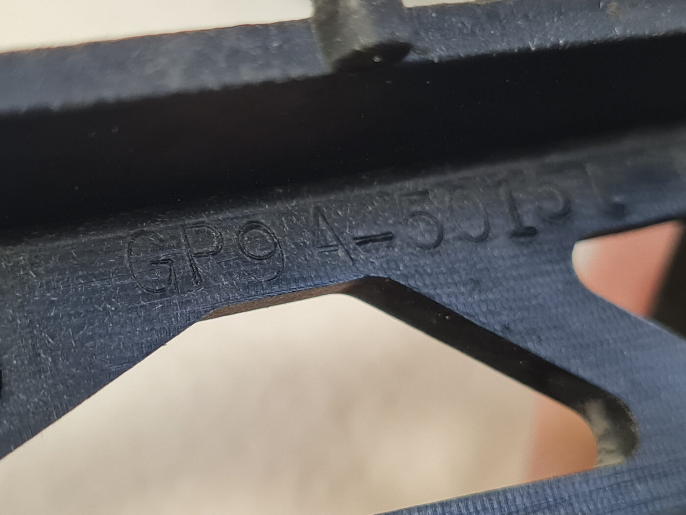 Priekšēja luktura kronšteins priekš MAZDA 6 2007 5 Priekšēja luktura kronšteins priekš MAZDA 6 2007