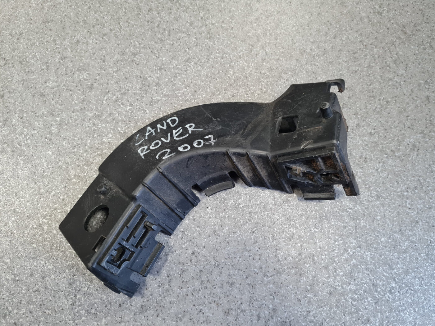 Priekšēja bufera kronšteins priekš LAND ROVER FREELANDER 2007 2 Priekšēja bufera kronšteins priekš LAND ROVER FREELANDER 2007