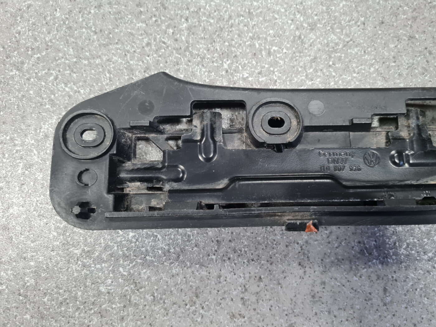 Priekšēja bufera kronšteins priekš VW TOURAN 2005 2 Priekšēja bufera kronšteins priekš VW TOURAN 2005