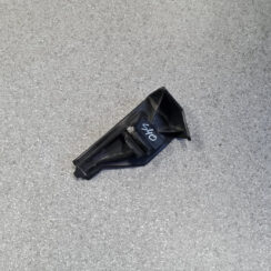 Priekšēja bufera kronšteins priekš VOLVO S40 2004 Black