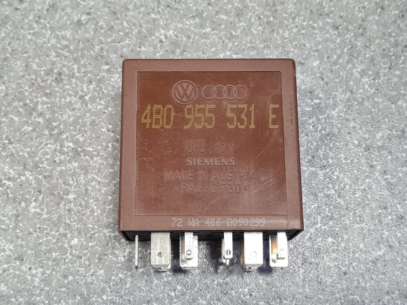 Drošinātāju releja priekš AUDI A6 1998 2 Drošinātāju releja priekš AUDI A6 1998