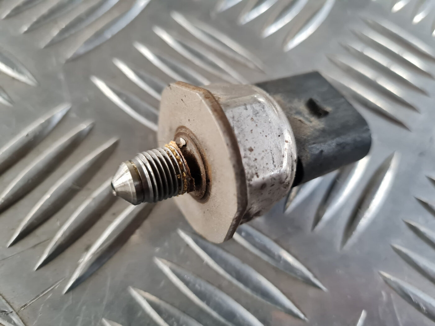 Spiediena devējs priekš ŠKODA OCTAVIA 2007 2 Spiediena devējs priekš ŠKODA OCTAVIA 2007