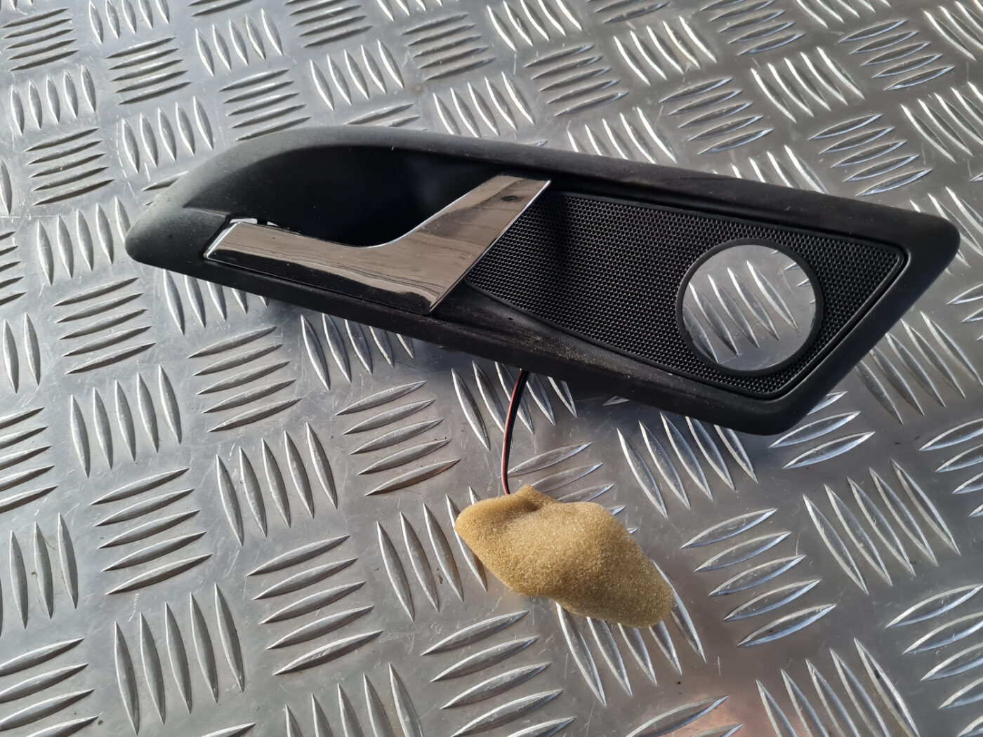 Salona durvju rokturis, priekšējais kreisais priekš ŠKODA OCTAVIA 2007 2 Salona durvju rokturis, priekšējais kreisais priekš ŠKODA OCTAVIA 2007