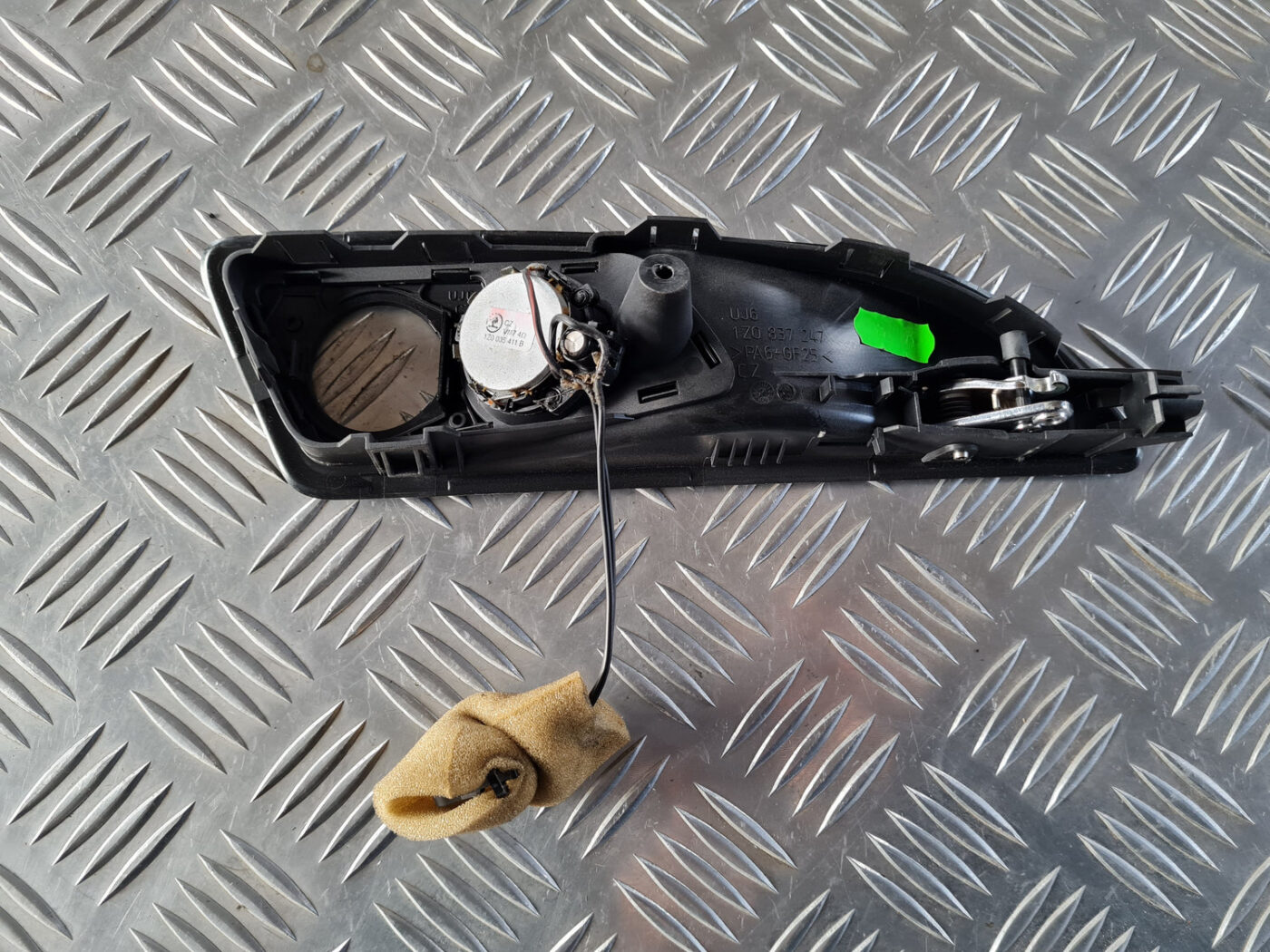 Salona durvju rokturis, priekšējais kreisais priekš ŠKODA OCTAVIA 2007 6 Salona durvju rokturis, priekšējais kreisais priekš ŠKODA OCTAVIA 2007