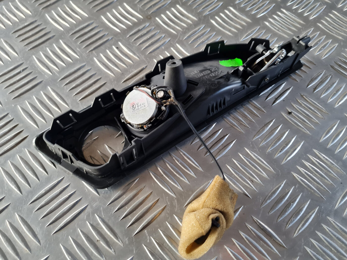 Salona durvju rokturis, priekšējais kreisais priekš ŠKODA OCTAVIA 2007 3 Salona durvju rokturis, priekšējais kreisais priekš ŠKODA OCTAVIA 2007