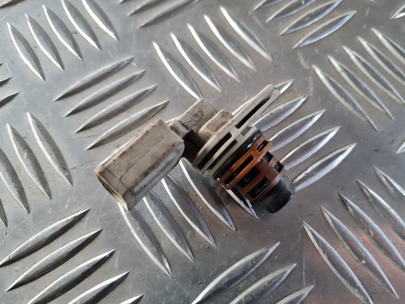 Sadales vārpstas devējs priekš ŠKODA OCTAVIA 2007 2 Sadales vārpstas devējs priekš ŠKODA OCTAVIA 2007