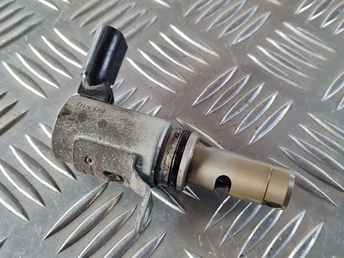 Sadales vārpsta elektromagnētiskais vārsts (Ieplūdes) priekš ŠKODA OCTAVIA 2007 2 Sadales vārpsta elektromagnētiskais vārsts (Ieplūdes) priekš ŠKODA OCTAVIA 2007