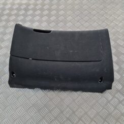 Mantu glabāšanas nodalījums pasažiera pusē priekš ŠKODA OCTAVIA 2007