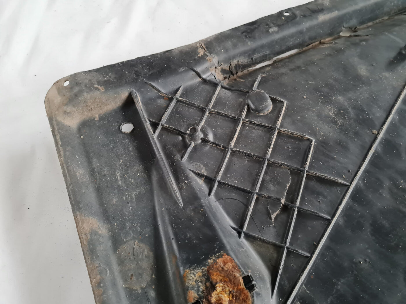 Virsbūves apakšējais aizsargs priekš ŠKODA OCTAVIA 2007 10 Virsbūves apakšējais aizsargs priekš ŠKODA OCTAVIA 2007