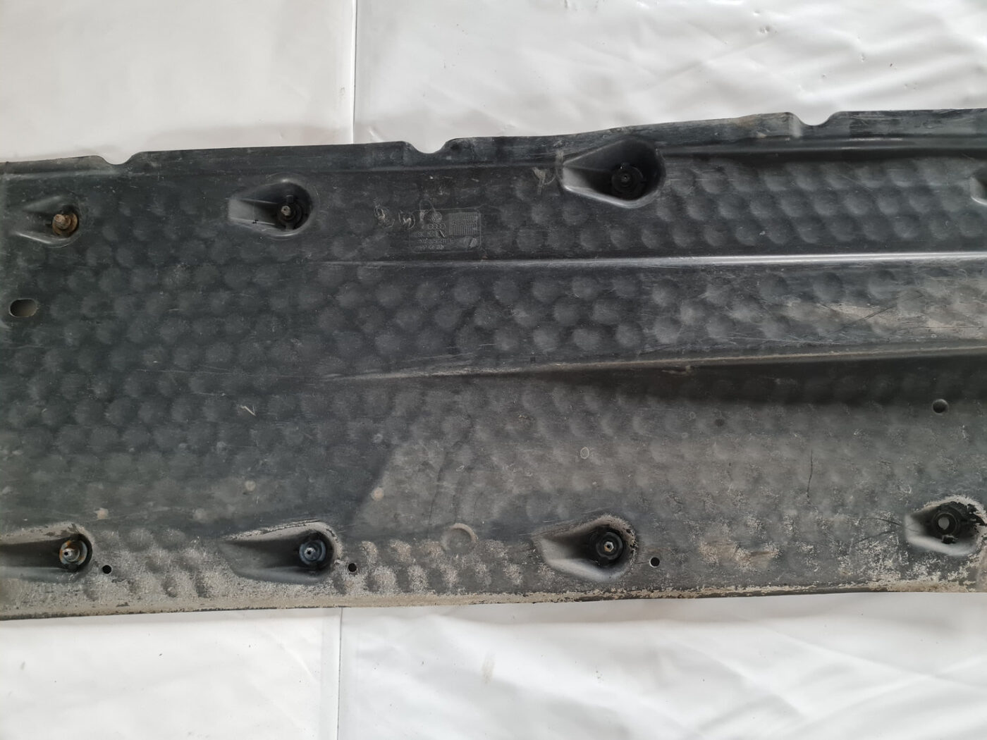 Virsbūves apakšējais aizsargs priekš ŠKODA OCTAVIA 2007 11 Virsbūves apakšējais aizsargs priekš ŠKODA OCTAVIA 2007