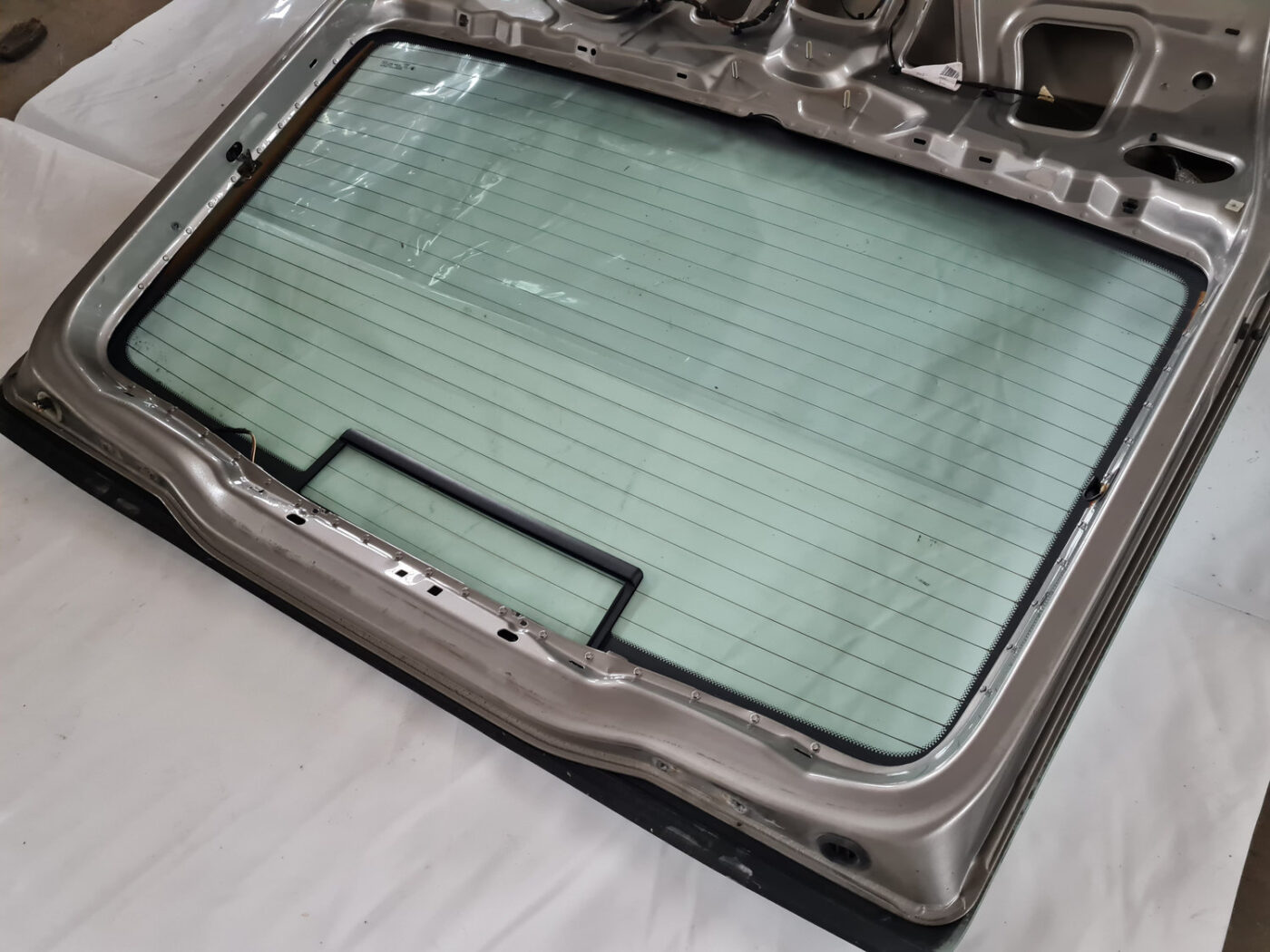 Bagāžnieka vāks priekš ŠKODA OCTAVIA 2007 7 Bagāžnieka vāks priekš ŠKODA OCTAVIA 2007