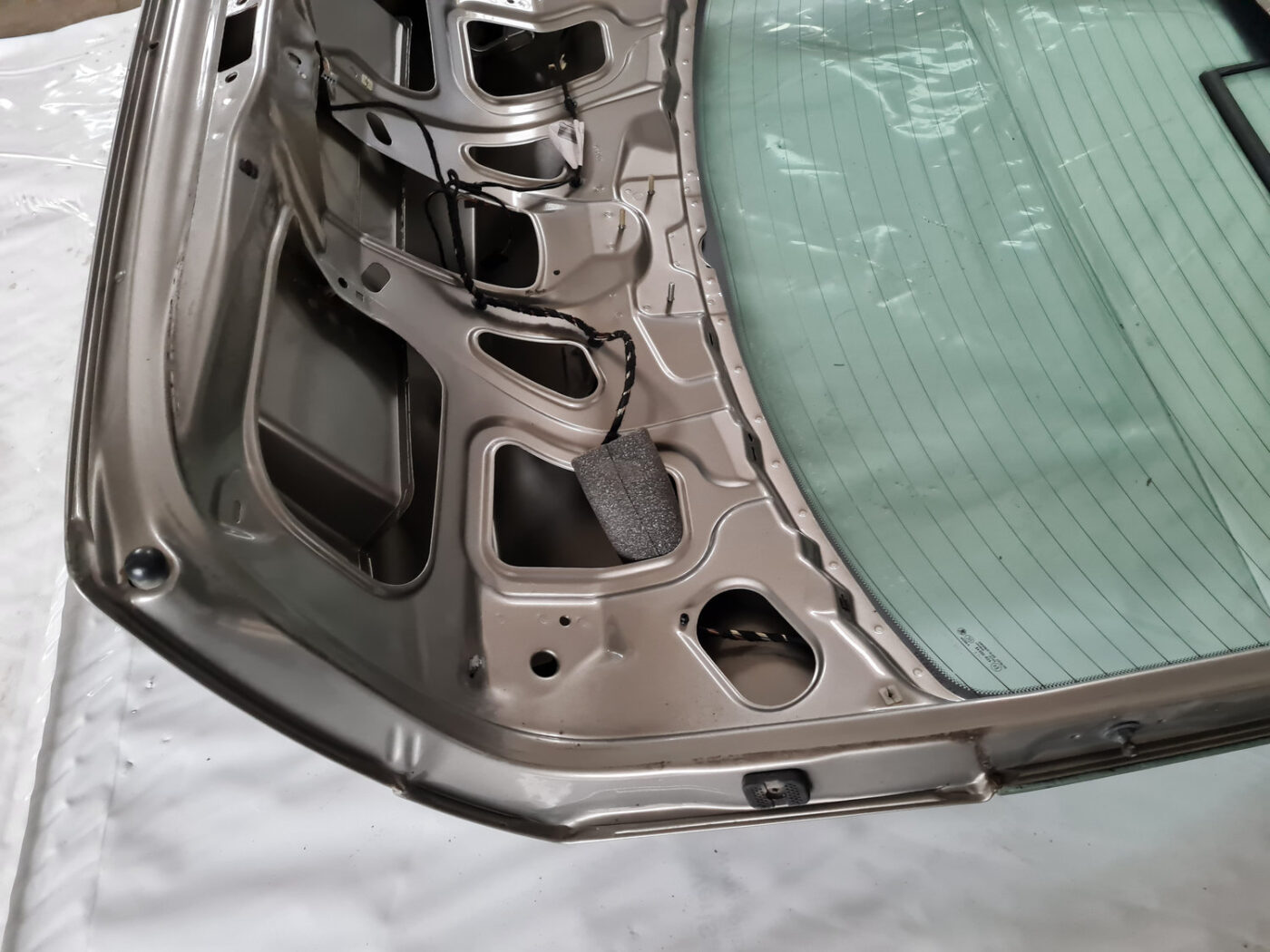 Bagāžnieka vāks priekš ŠKODA OCTAVIA 2007 3 Bagāžnieka vāks priekš ŠKODA OCTAVIA 2007