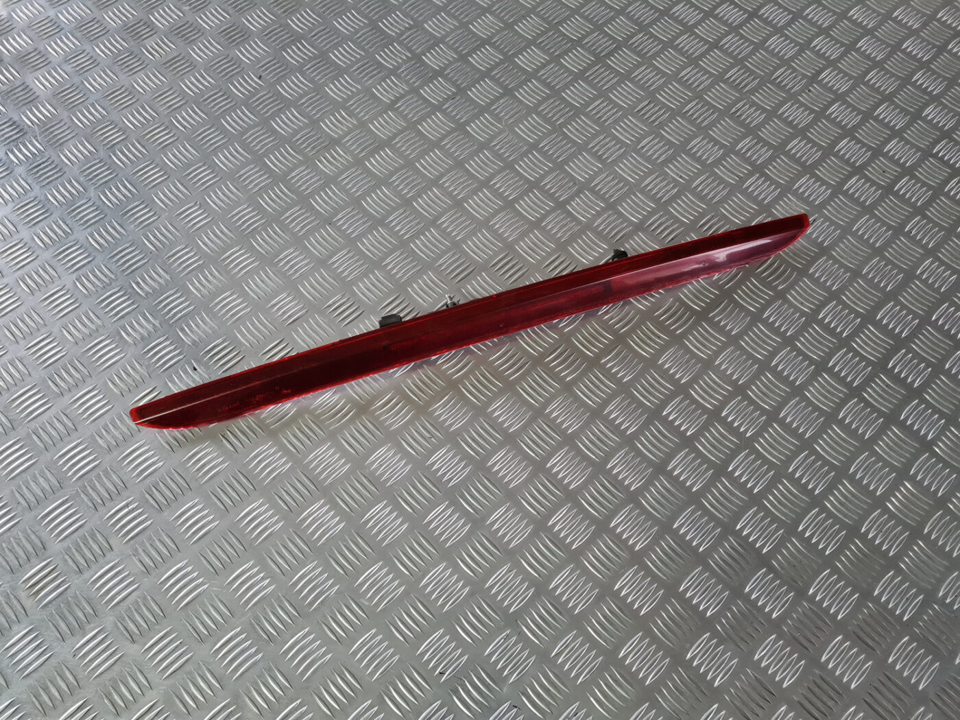 Stop signāls priekš VOLVO XC 60 2009 1 Stop signāls priekš VOLVO XC 60 2009