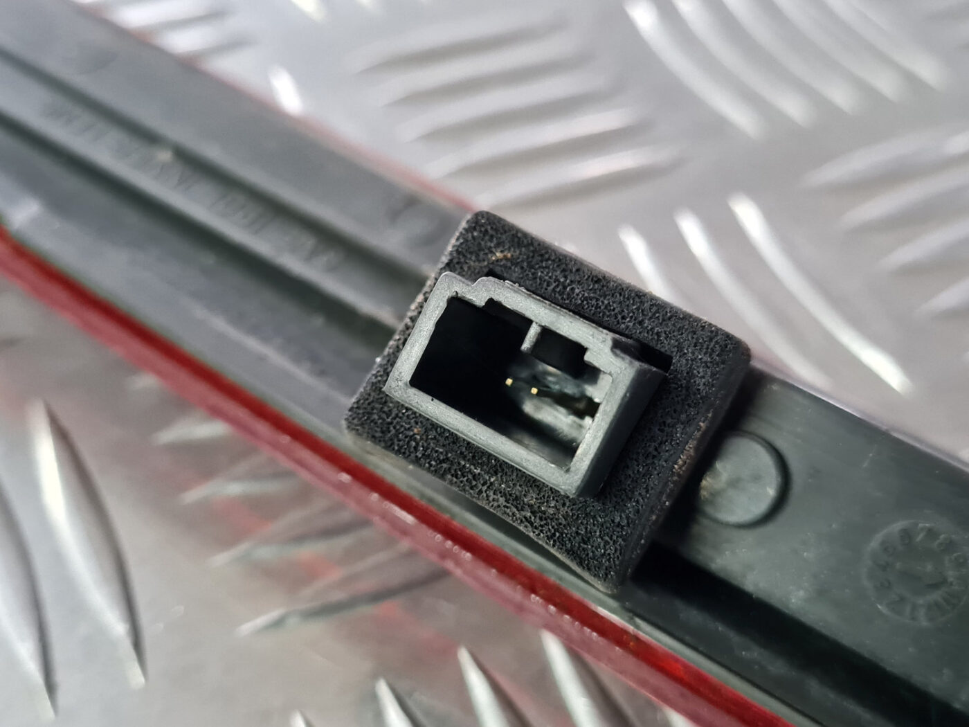 Stop signāls priekš VOLVO XC 60 2009 4 Stop signāls priekš VOLVO XC 60 2009