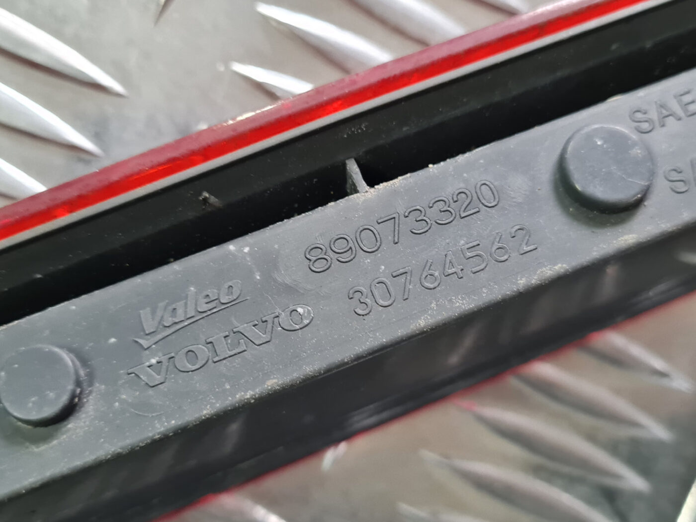 Stop signāls priekš VOLVO XC 60 2009 3 Stop signāls priekš VOLVO XC 60 2009