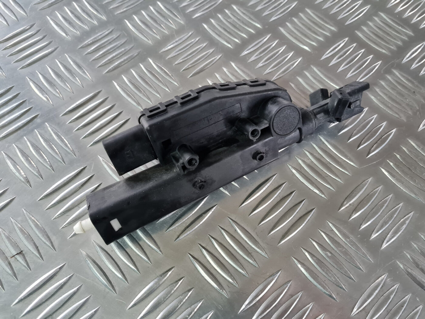 Lukturu mazgātāja sprausla priekš VOLVO XC 60 2009 2 Lukturu mazgātāja sprausla priekš VOLVO XC 60 2009