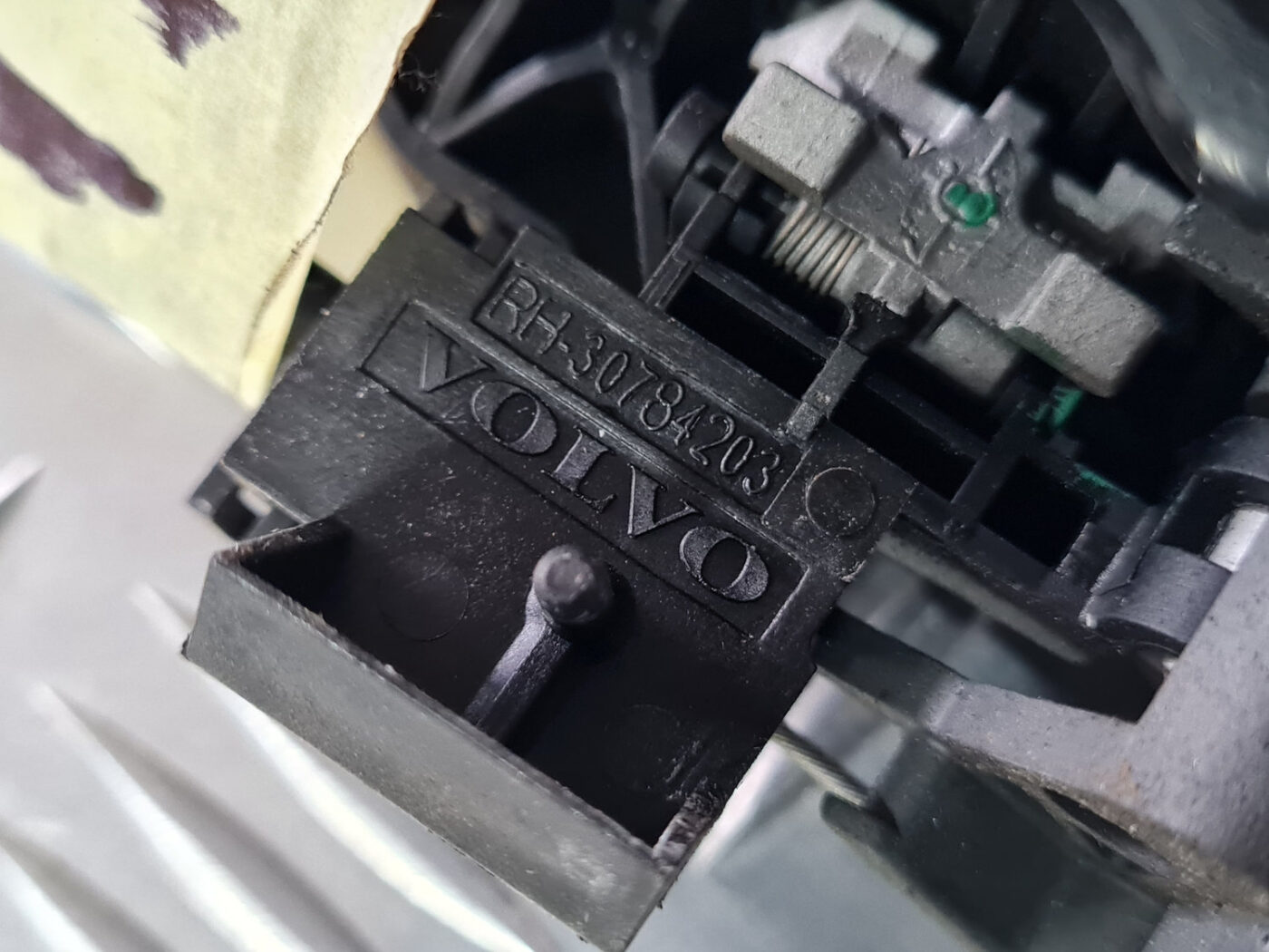 Priekšējāis labais durvju rokturis priekš VOLVO XC 60 2009 3 Priekšējāis labais durvju rokturis priekš VOLVO XC 60 2009