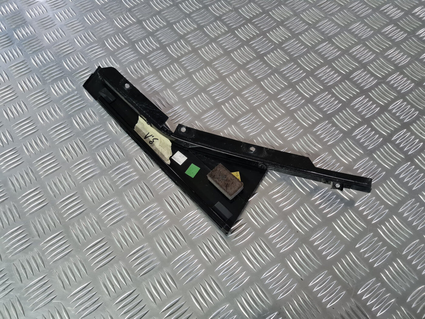 Durvju stikla moldings priekš VOLVO XC 60 2009 5 Durvju stikla moldings priekš VOLVO XC 60 2009