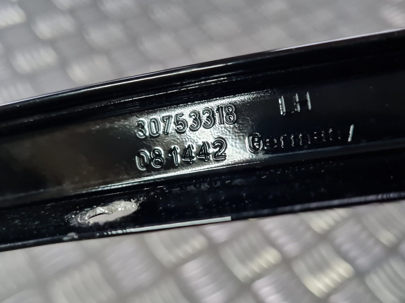 Durvju stikla moldings priekš VOLVO XC 60 2009 4 Durvju stikla moldings priekš VOLVO XC 60 2009