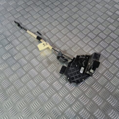 Aizmugurējo kreiso durvju slēdzene priekš VOLVO XC 60 2009