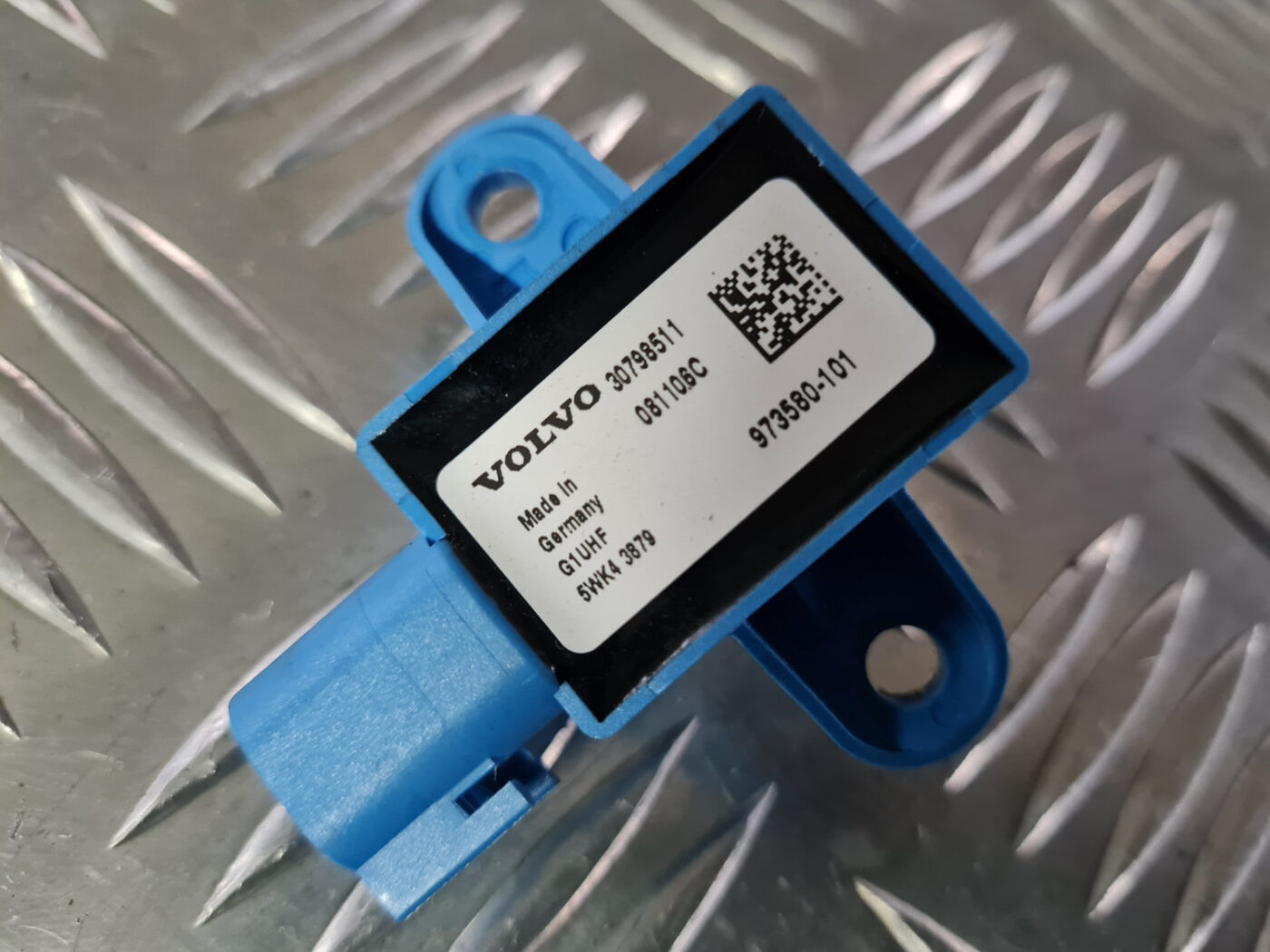 Drošības spilvena trieciensensors priekš VOLVO XC 60 2009 2 Drošības spilvena trieciensensors priekš VOLVO XC 60 2009