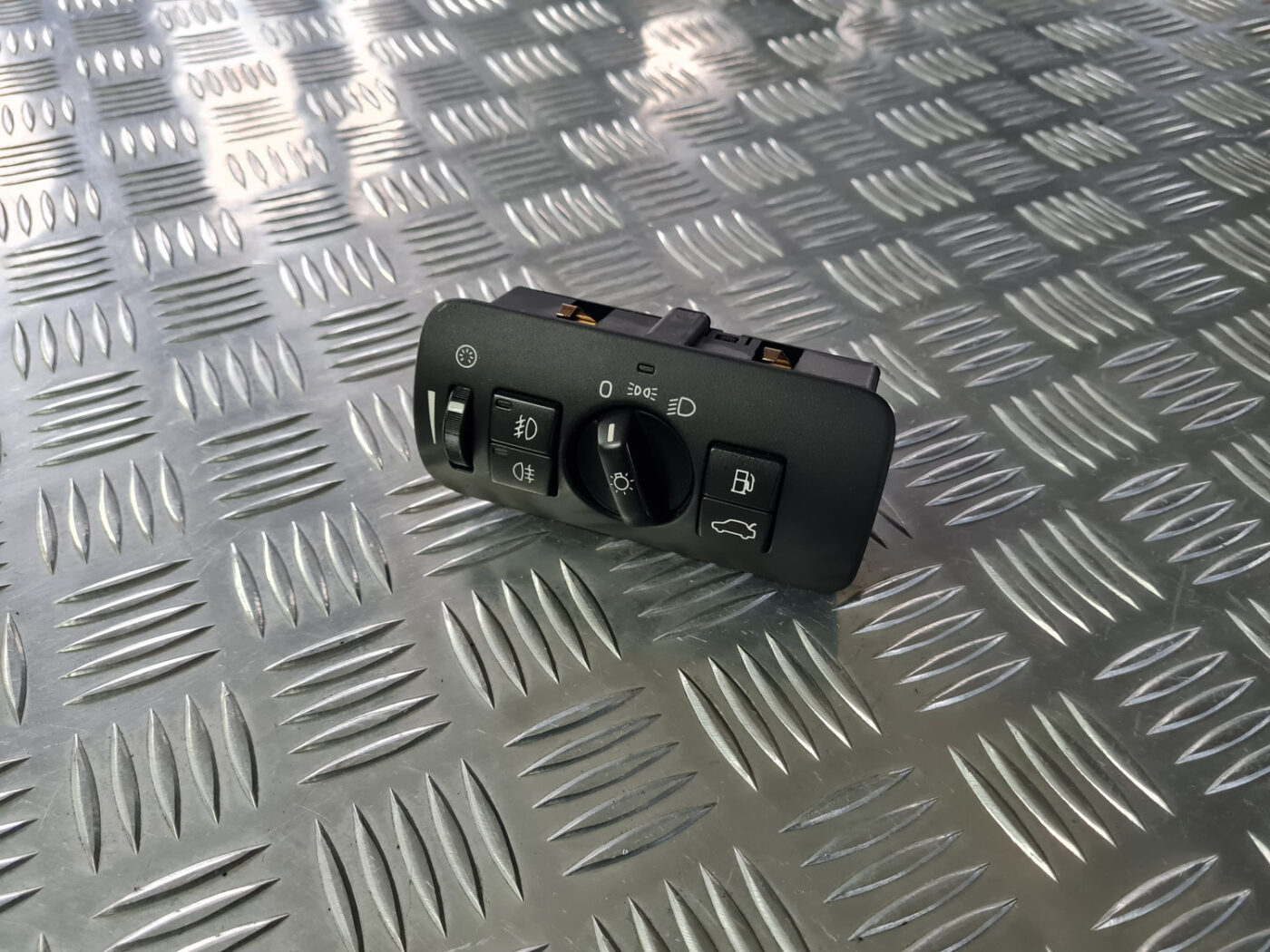 Gaismas slēdzis priekš VOLVO XC 60 2009 1 Gaismas slēdzis priekš VOLVO XC 60 2009