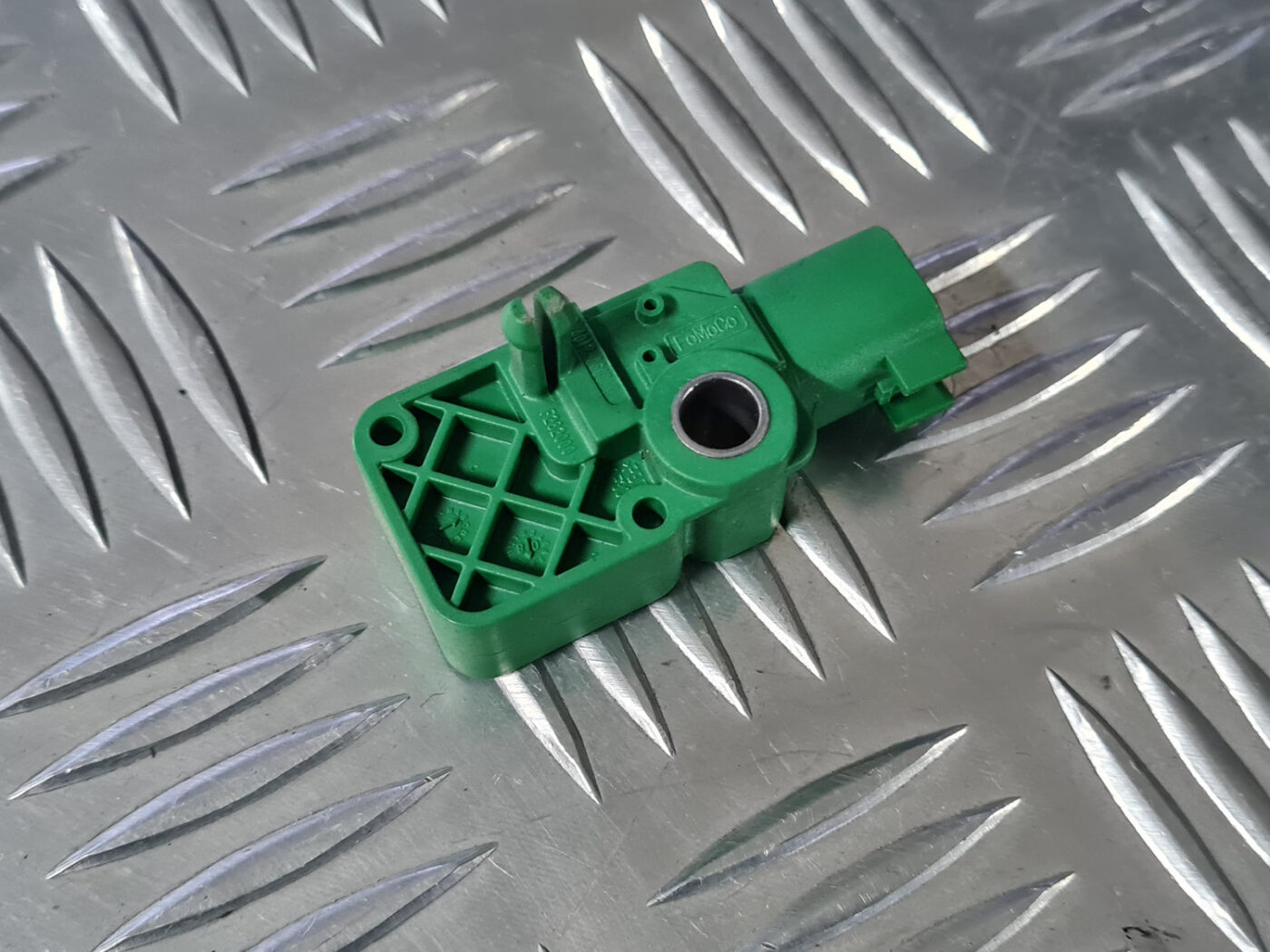 Drošības spilvena trieciensensors priekš VOLVO XC 60 2009 3 Drošības spilvena trieciensensors priekš VOLVO XC 60 2009