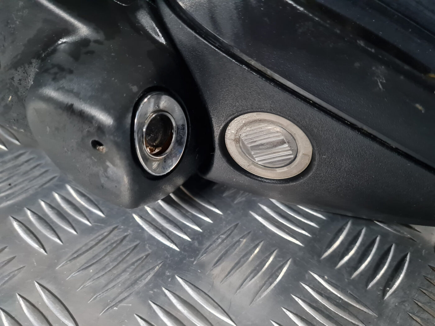 Ārējais spogulis, pa labi priekš VOLVO XC 60 2009 11 Ārējais spogulis, pa labi priekš VOLVO XC 60 2009