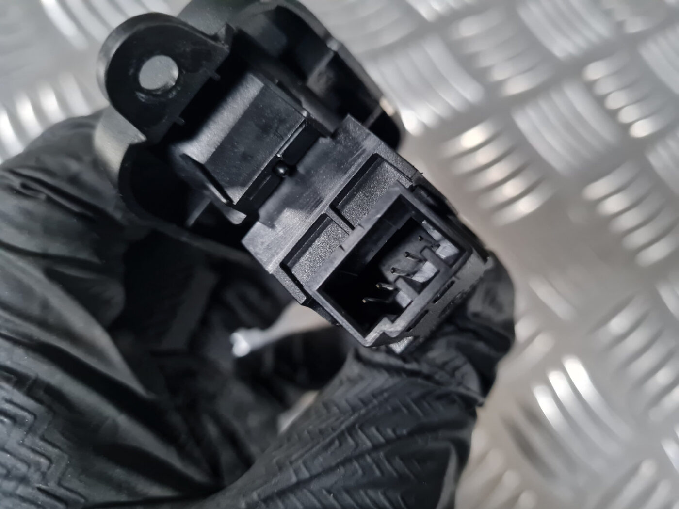 Stikla pacelšanas poga priekš VOLVO XC 60 2009 3 Stikla pacelšanas poga priekš VOLVO XC 60 2009