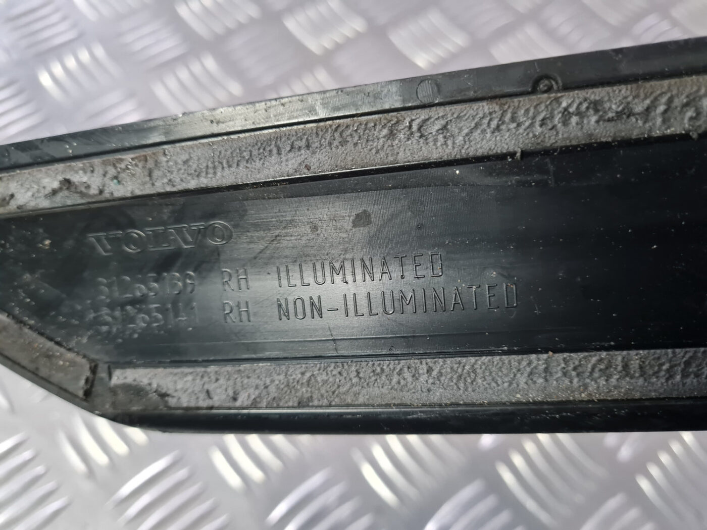 Sliekšņa priekšēja laba uzlika (salonā) priekš VOLVO XC 60 2009 3 Sliekšņa priekšēja laba uzlika (salonā) priekš VOLVO XC 60 2009