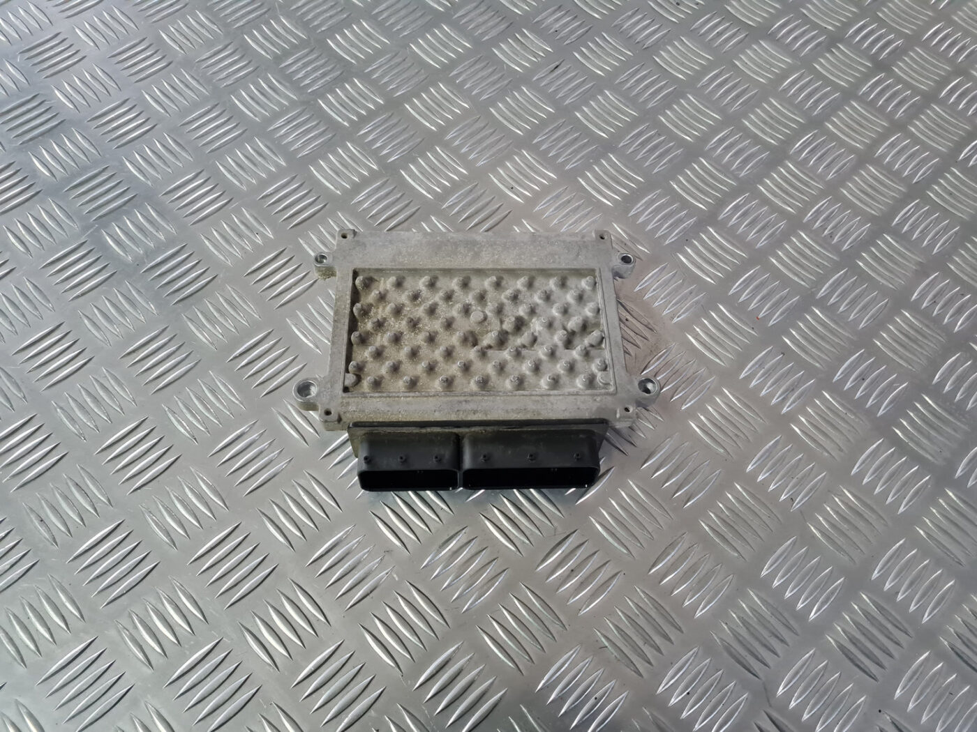 Dzinēja vadības bloks priekš VOLVO XC 60 2009 1 Dzinēja vadības bloks priekš VOLVO XC 60 2009