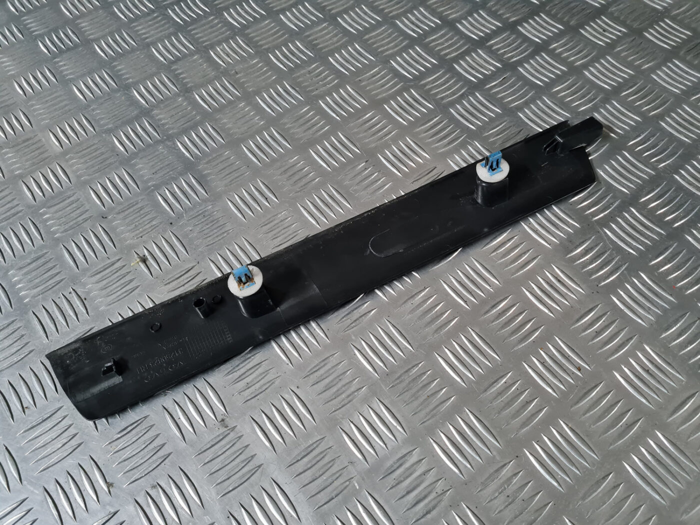 Sliekšņa priekšēja laba uzlika (salonā) priekš VOLVO XC 60 2009 2 Sliekšņa priekšēja laba uzlika (salonā) priekš VOLVO XC 60 2009