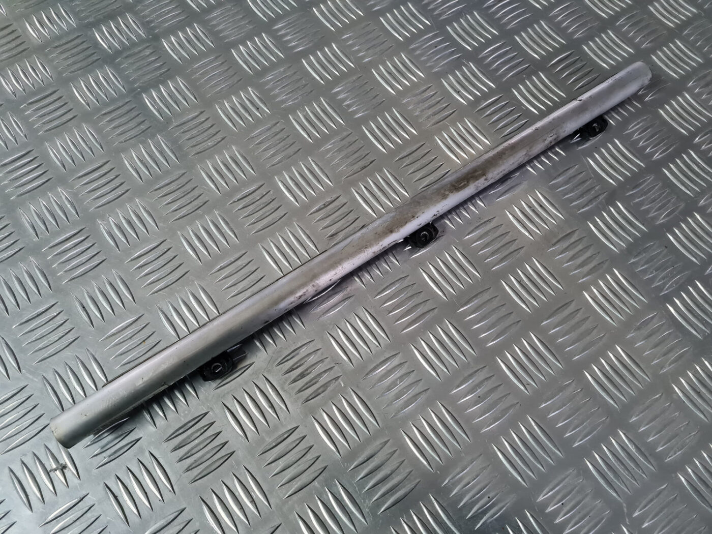 Degvielas sadales caurule priekš VOLVO XC 60 2009 6 Degvielas sadales caurule priekš VOLVO XC 60 2009