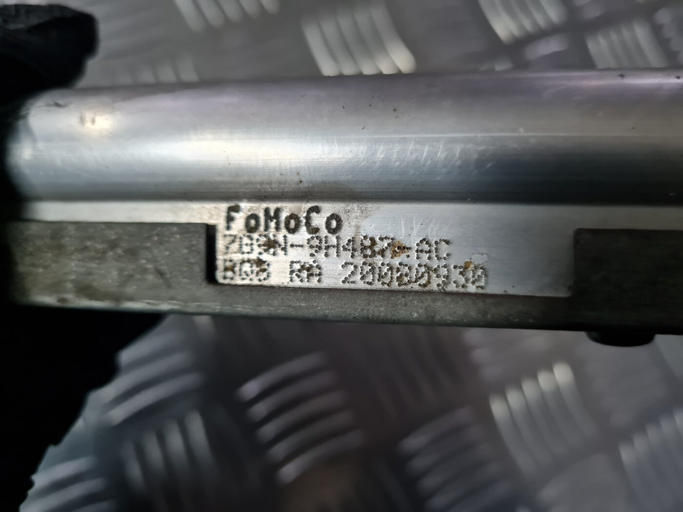 Degvielas sadales caurule priekš VOLVO XC 60 2009 4 Degvielas sadales caurule priekš VOLVO XC 60 2009