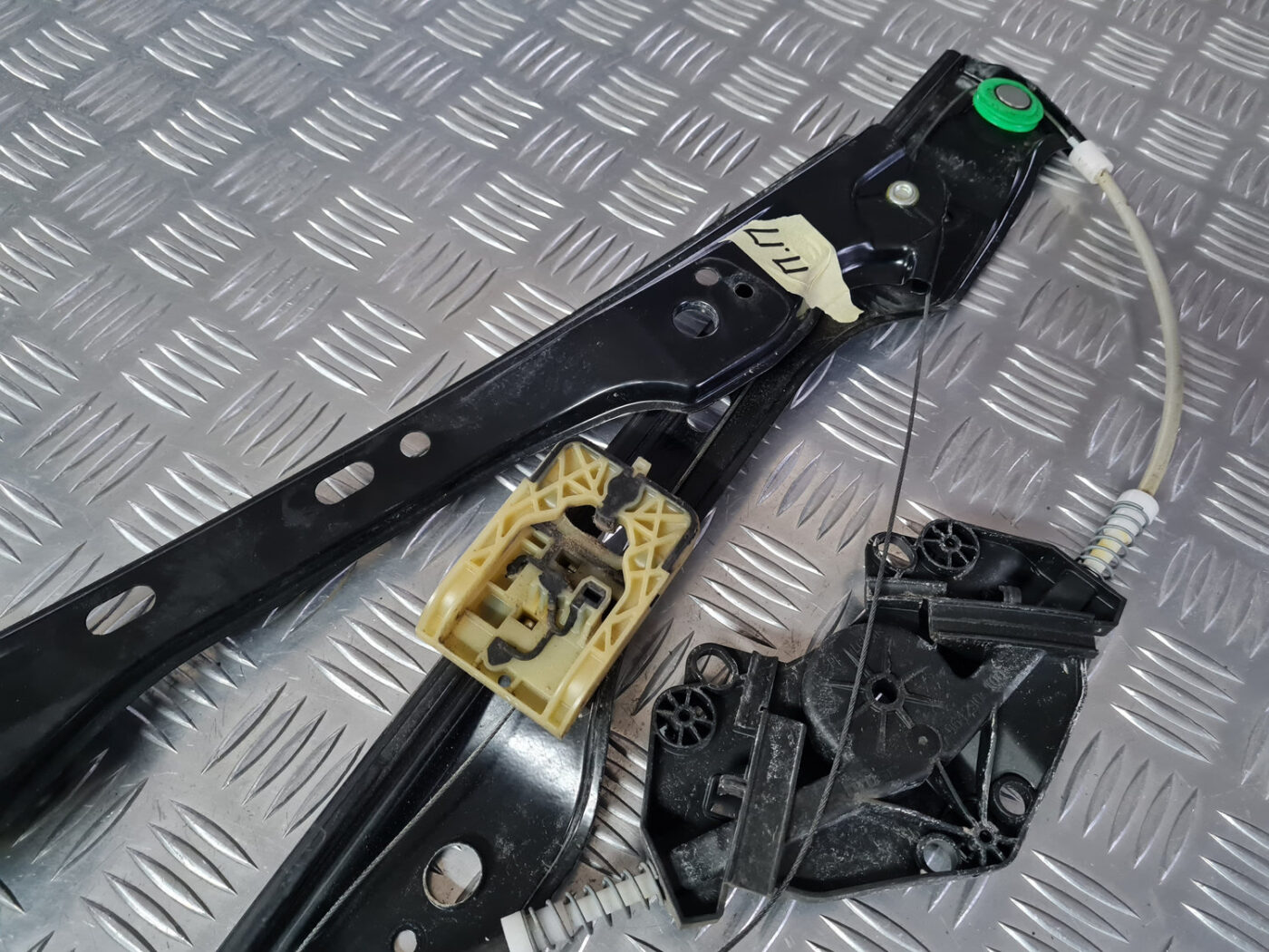 Stikla pacelšanas mehānisms priekšējais labais priekš VOLVO XC 60 2009 6 Stikla pacelšanas mehānisms priekšējais labais priekš VOLVO XC 60 2009