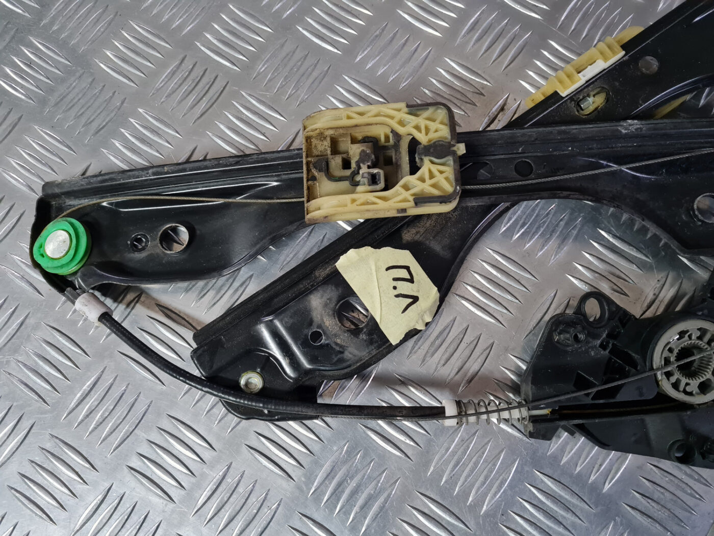 Stikla pacelšanas mehānisms priekšējais kreisais priekš VOLVO XC 60 2009 6 Stikla pacelšanas mehānisms priekšējais kreisais priekš VOLVO XC 60 2009