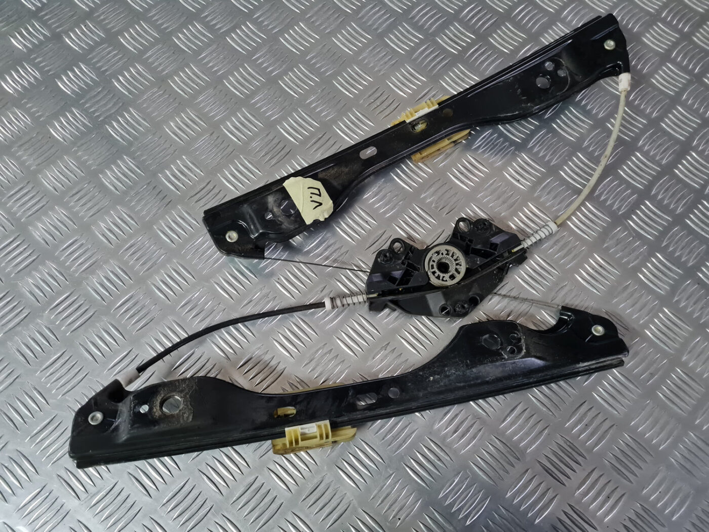 Stikla pacelšanas mehānisms priekšējais kreisais priekš VOLVO XC 60 2009 5 Stikla pacelšanas mehānisms priekšējais kreisais priekš VOLVO XC 60 2009