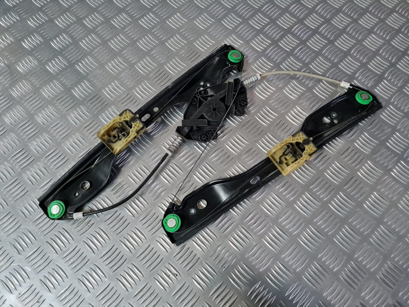 Stikla pacelšanas mehānisms priekšējais kreisais priekš VOLVO XC 60 2009 4 Stikla pacelšanas mehānisms priekšējais kreisais priekš VOLVO XC 60 2009